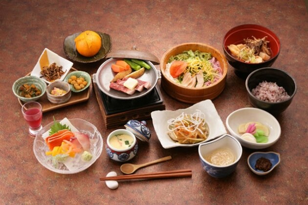 15 Nguyên Tắc Trên Bàn Ăn Của Người Nhật Bản - Sashimi Home