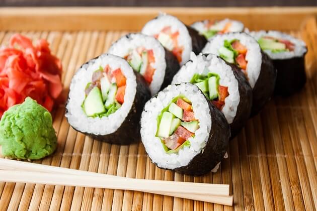 cách làm sushi đơn giản tại nhà