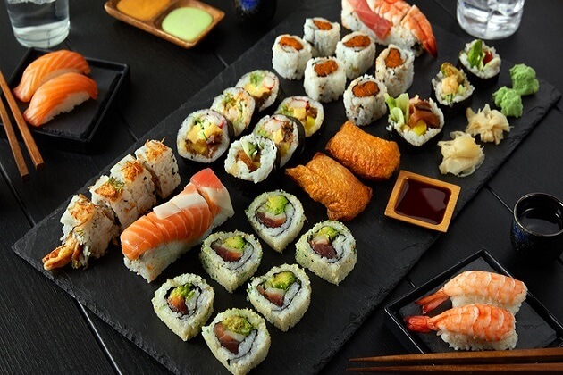 sushi - món ăn lạ nhật bản