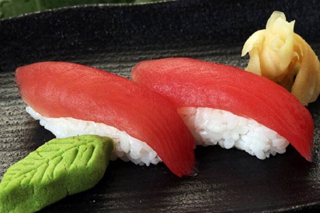 sushi cá ngừ nhật bản